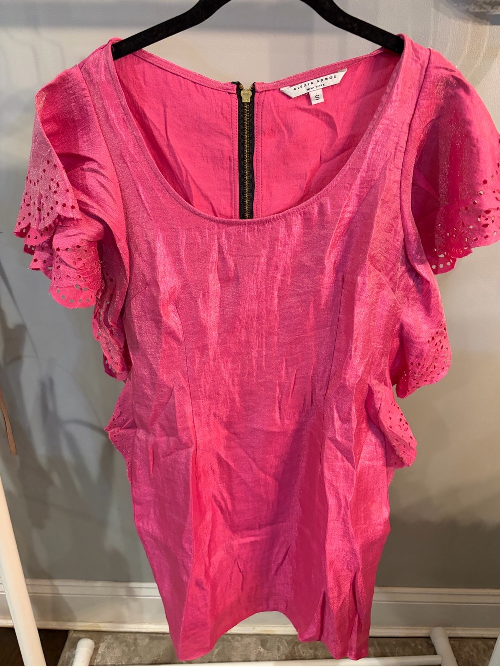 Alexia Admor Vibrant Pink metallic Eyelet Flutter Sleeve Mini Dress size small